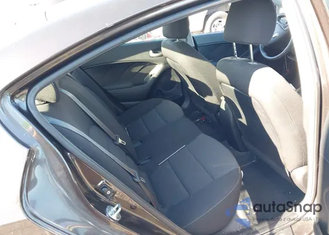 2018 Kia Forte Lx z USA, uszkodzony, nr VIN 3KPFK4A71JE226063